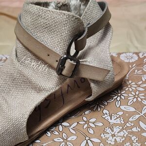 Women's Beige Sandals